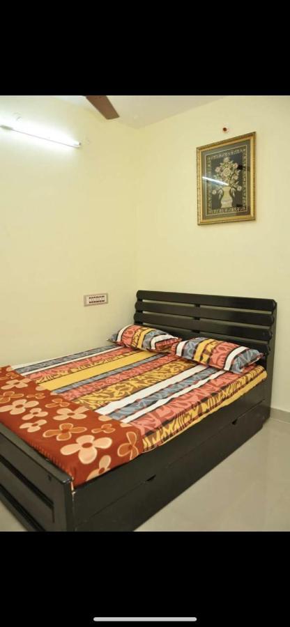 Srirangam Suit Rooms Tiruchirappalli Extérieur photo