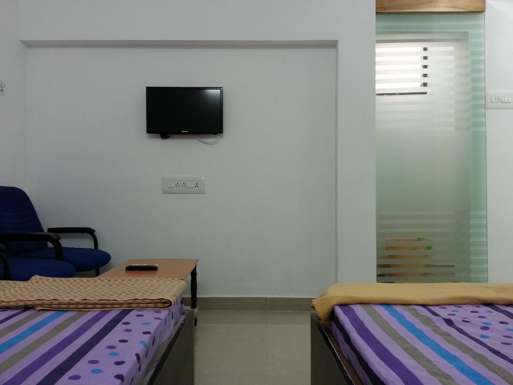 Srirangam Suit Rooms Tiruchirappalli Chambre photo