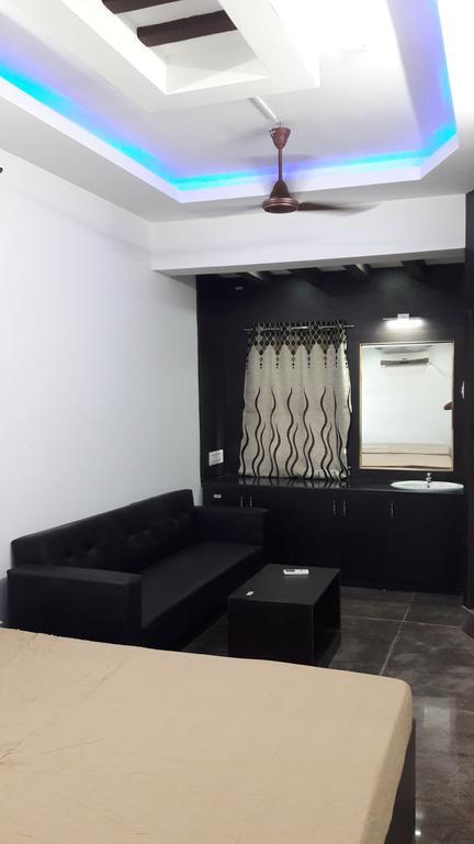 Srirangam Suit Rooms Tiruchirappalli Extérieur photo