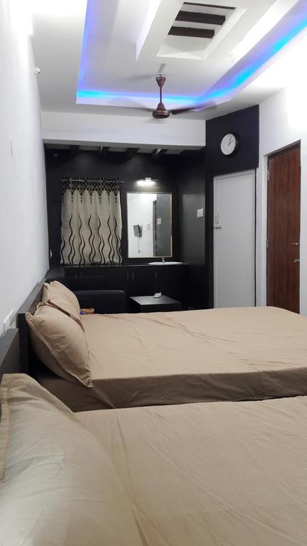 Srirangam Suit Rooms Tiruchirappalli Extérieur photo
