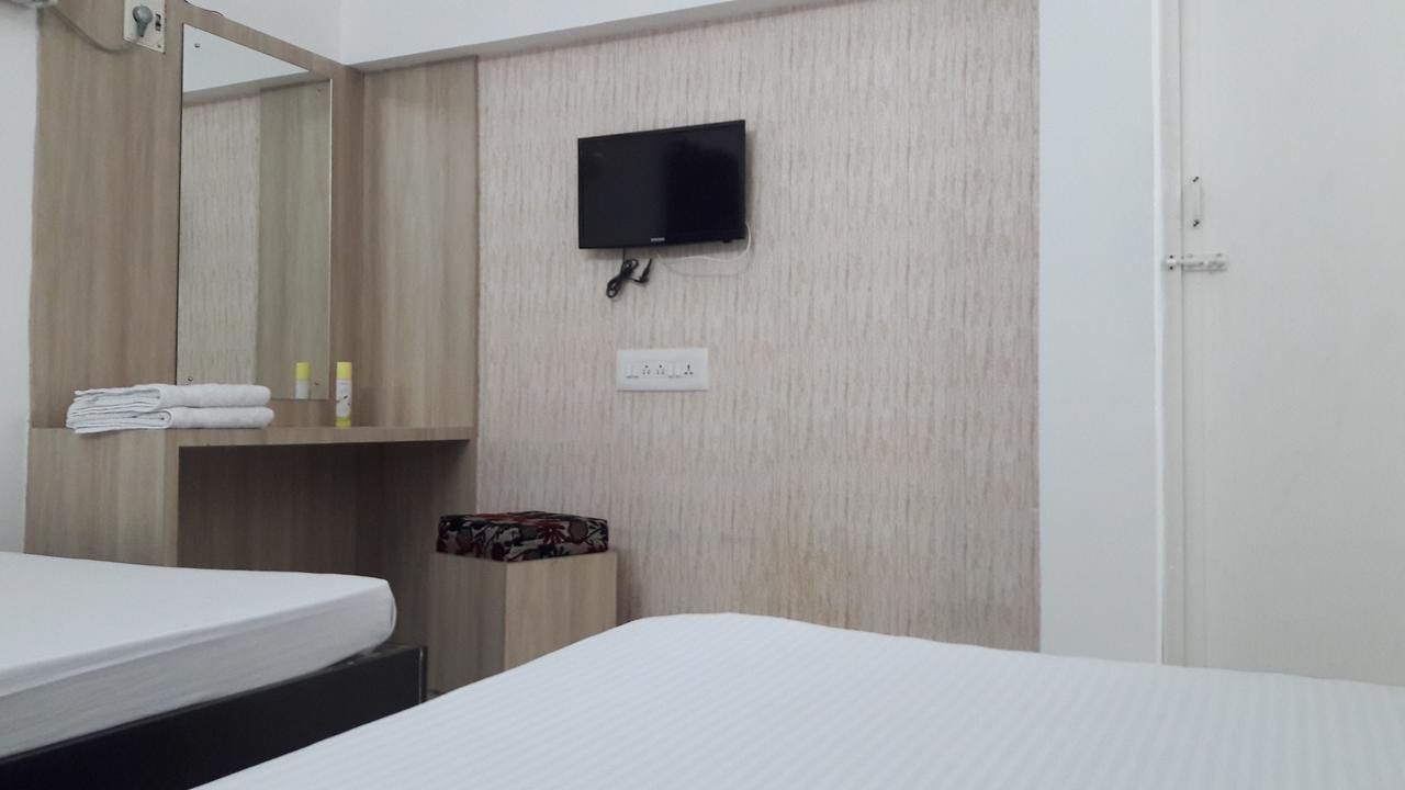 Srirangam Suit Rooms Tiruchirappalli Extérieur photo